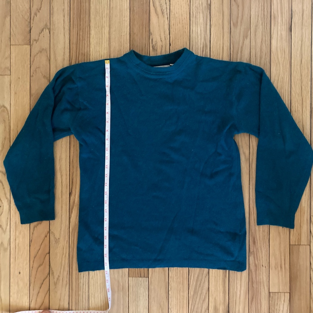 Cozy blue/green vintage/70s/80s wool sweater!